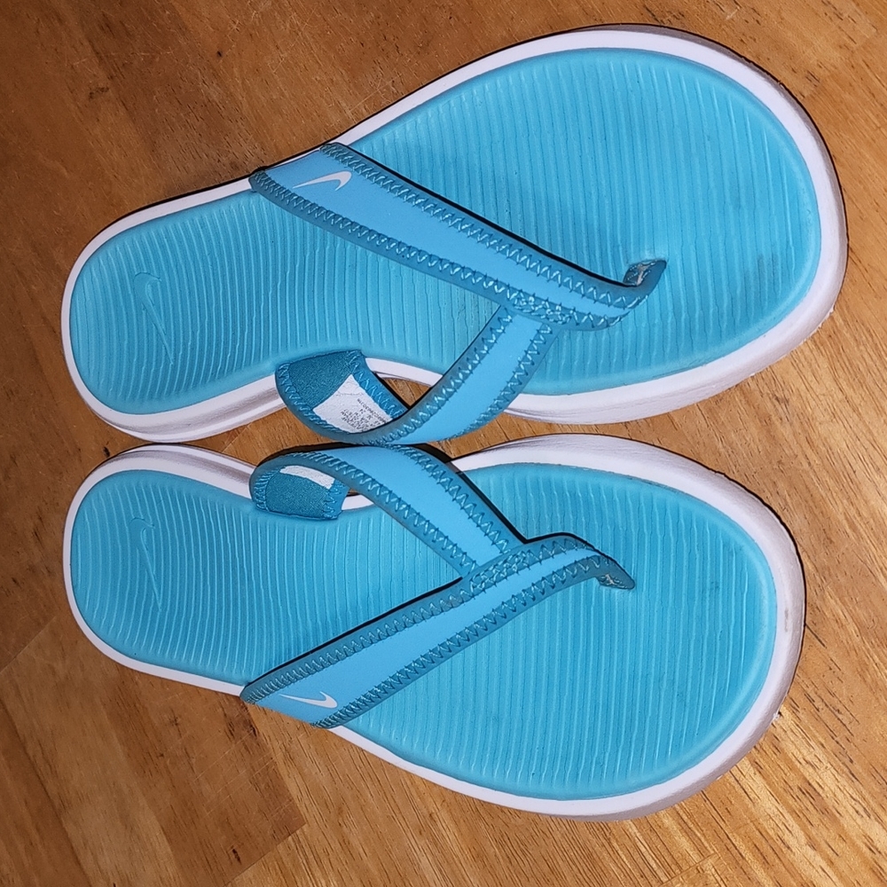 Baby Blue Ultra Celso Thong Sandals Sz. 7 by Nike